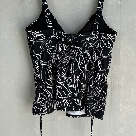 Sunsets Escape size 18 Vivian tankini wired black white tropical v-neck ruched - Picture 3 of 14